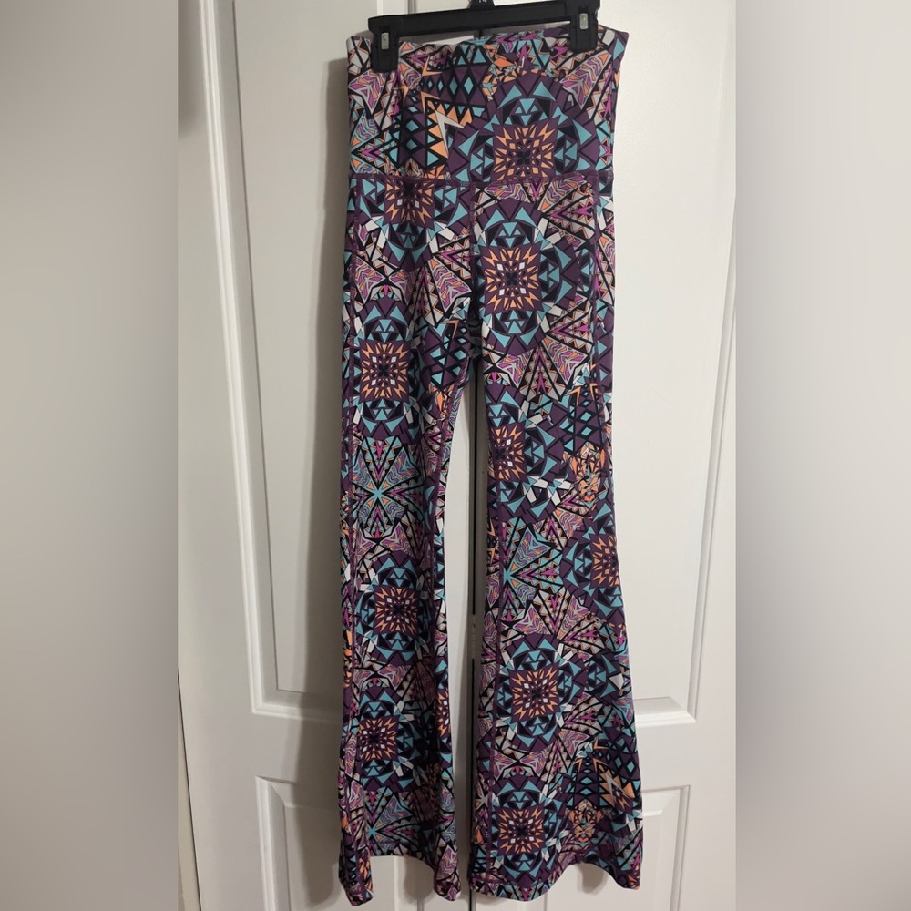 SWEATY BETTY Flare legs High Waist leggings size S / Color- Purple